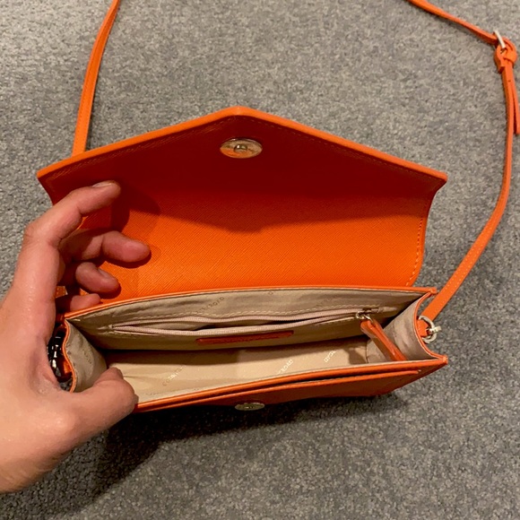 Country Road Small Sling Bag - Picture 3 of 3